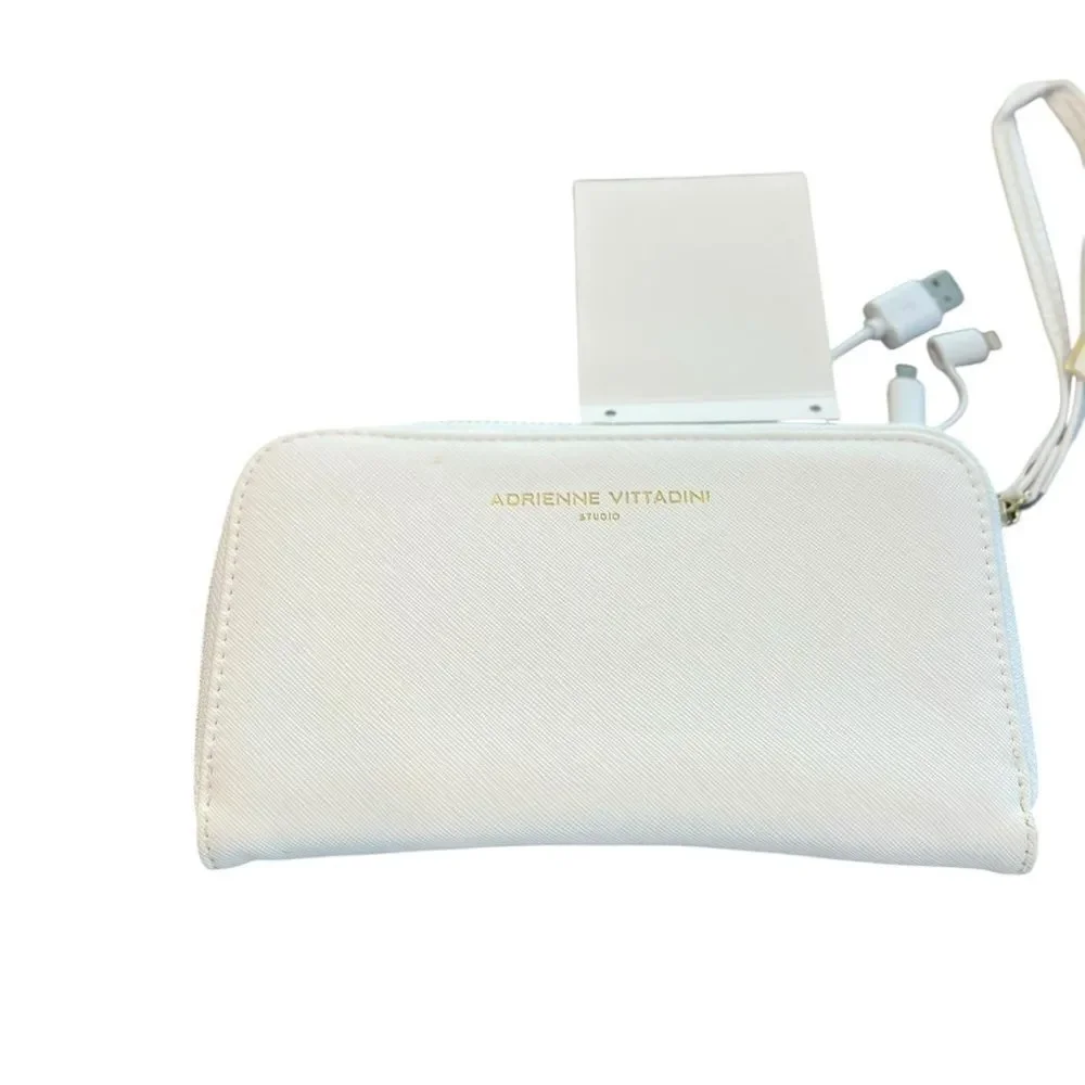 Adrienne Vittadini Charging Wallet Wristlet White NWT Power Bank